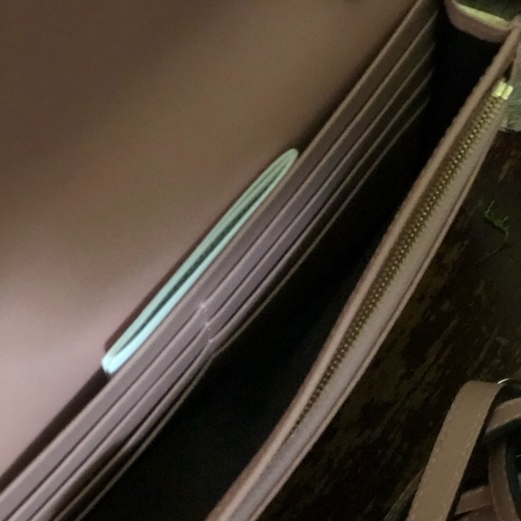 GUCCI Microguccissima Crossbody Wallet π - Picture 5 of 10